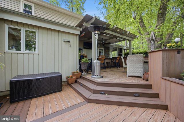 516 FIRESIDE CIR, Cherry Hill, NJ 08003