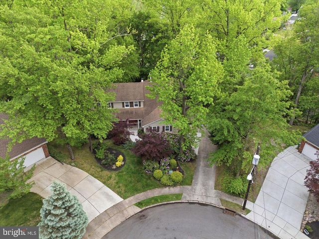 516 FIRESIDE CIR, Cherry Hill, NJ 08003