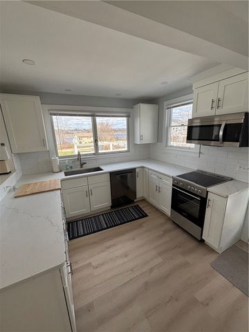 53 Bayberry Road, Narragansett, RI 02882
