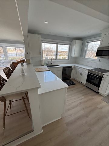 53 Bayberry Road, Narragansett, RI 02882