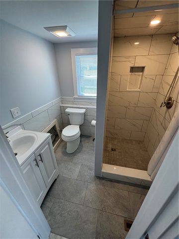 53 Bayberry Road, Narragansett, RI 02882