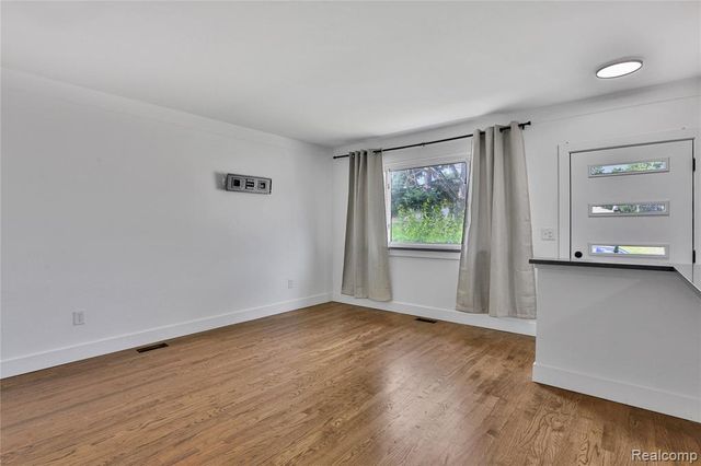 4260 Kiefer Avenue, Warren, MI 48091