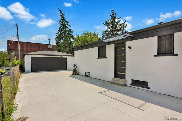 4260 Kiefer Avenue, Warren, MI 48091