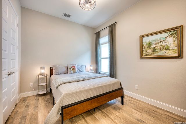 151 Bedingfeld, Shavano Park, TX 78231