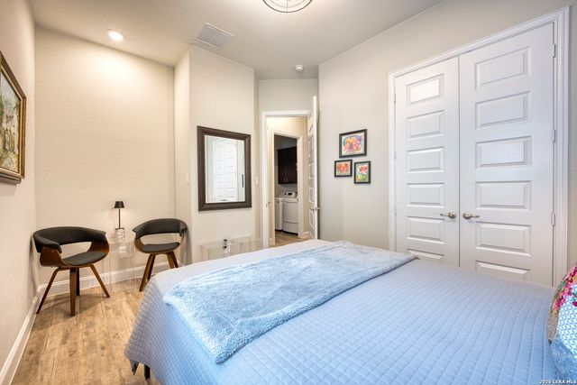 151 Bedingfeld, Shavano Park, TX 78231