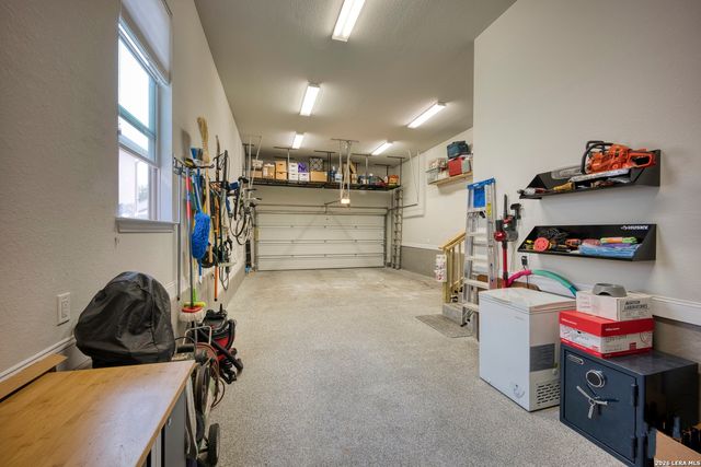 151 Bedingfeld, Shavano Park, TX 78231