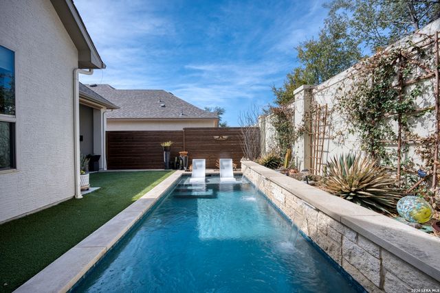 151 Bedingfeld, Shavano Park, TX 78231