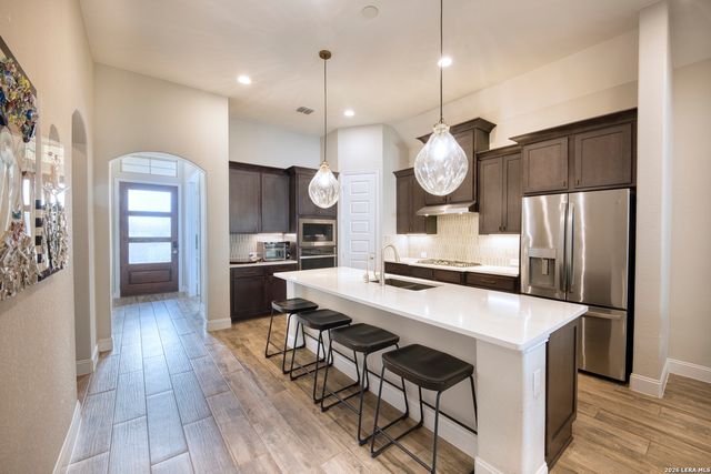 151 Bedingfeld, Shavano Park, TX 78231