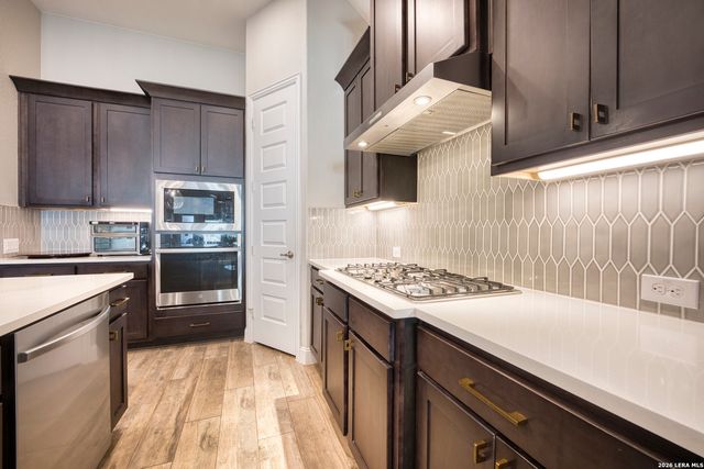 151 Bedingfeld, Shavano Park, TX 78231