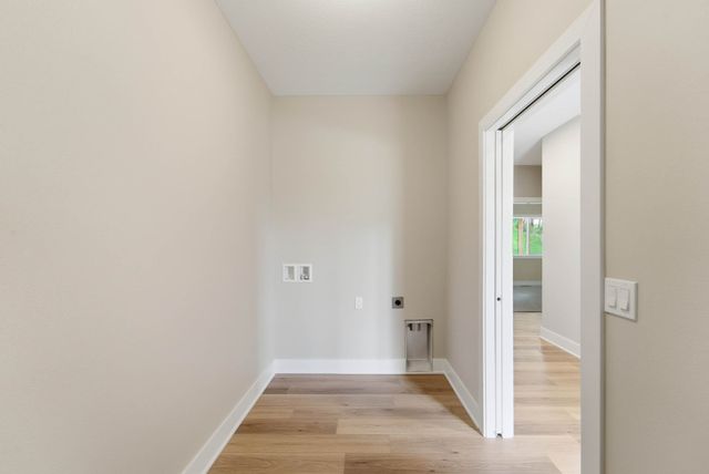 1421 Pioneer Road, Des Moines, IA 50320