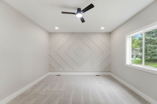 1421 Pioneer Road, Des Moines, IA 50320