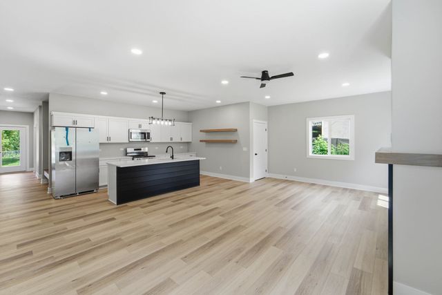 1421 Pioneer Road, Des Moines, IA 50320