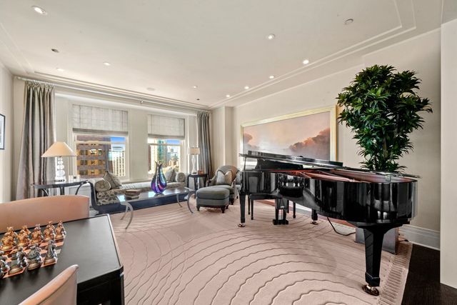159 E Walton Place 28A, Chicago, IL 60611