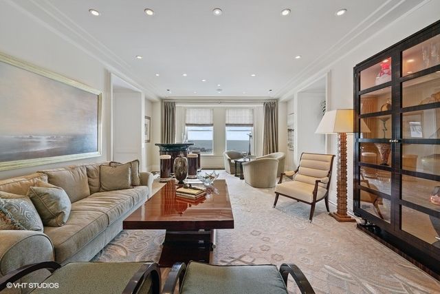 159 E Walton Place 28A, Chicago, IL 60611