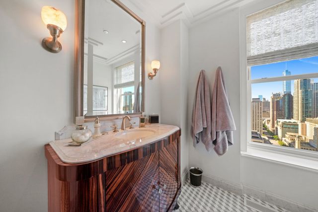 159 E Walton Place 28A, Chicago, IL 60611