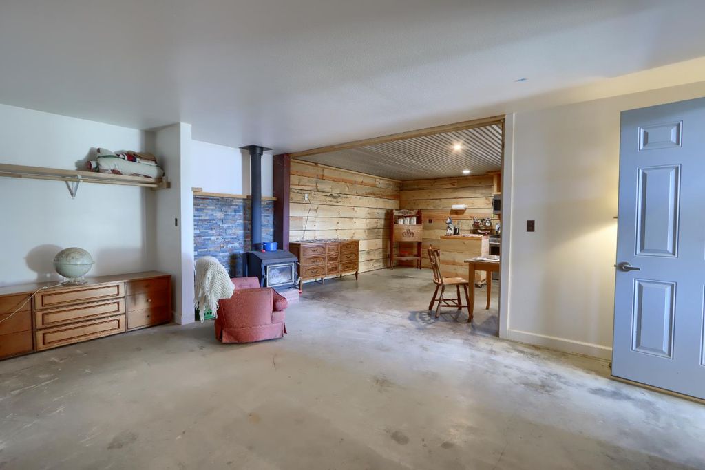 Image 6 of property listing at 5616 Gold Creek Lane, Mariposa, CA 95338