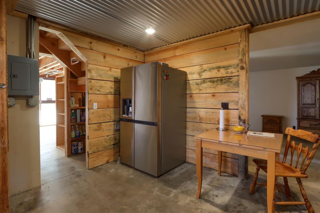 Image 9 of property listing at 5616 Gold Creek Lane, Mariposa, CA 95338