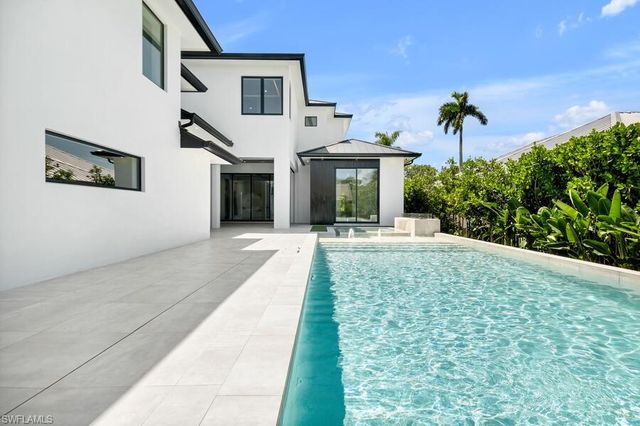1151 7th Ave N N, Naples, FL 34102