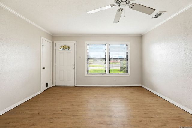 126 Howerton, San Antonio, TX 78223
