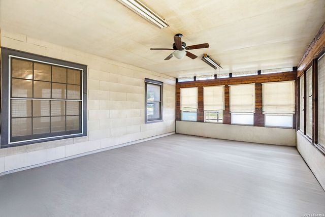 126 Howerton, San Antonio, TX 78223