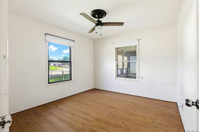 126 Howerton, San Antonio, TX 78223