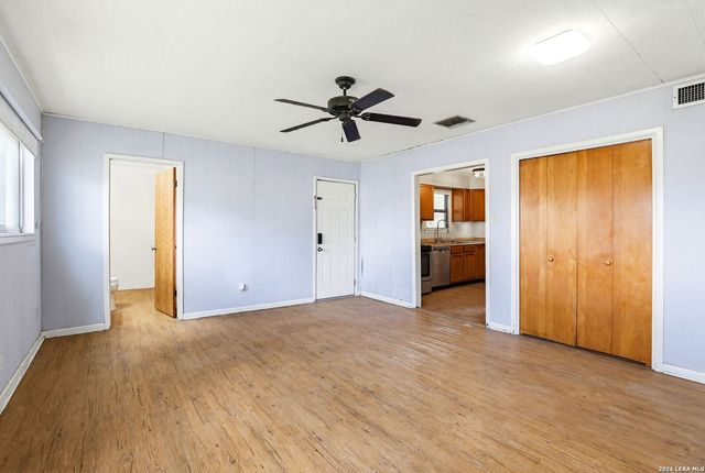 126 Howerton, San Antonio, TX 78223
