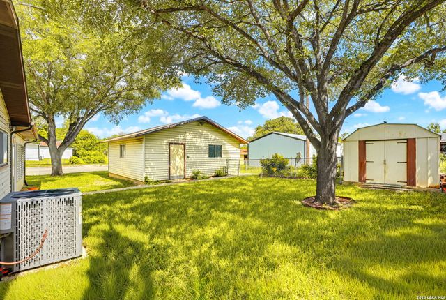 126 Howerton, San Antonio, TX 78223