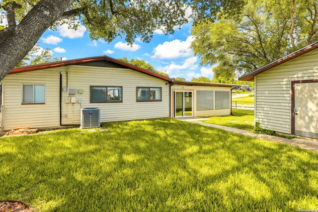 126 Howerton, San Antonio, TX 78223