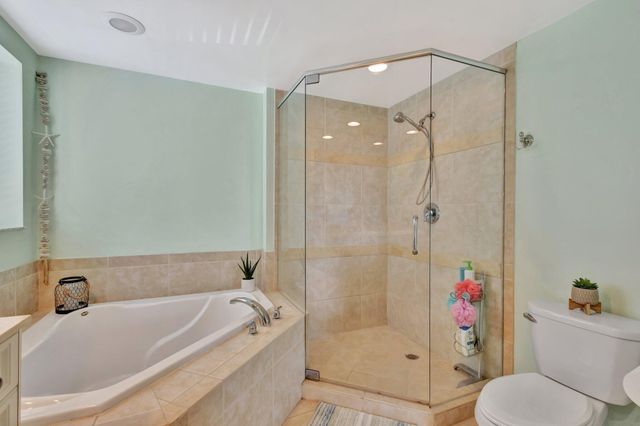 975 NW Flagler Avenue 407, Stuart, FL 34994