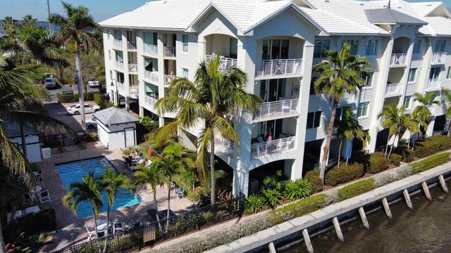 975 NW Flagler Avenue 407, Stuart, FL 34994