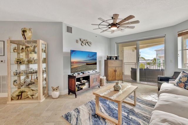 975 NW Flagler Avenue 407, Stuart, FL 34994