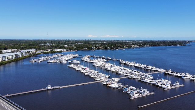 975 NW Flagler Avenue 407, Stuart, FL 34994