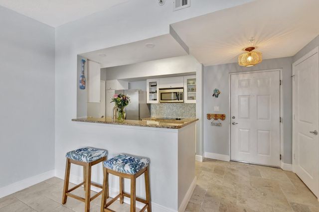 975 NW Flagler Avenue 407, Stuart, FL 34994