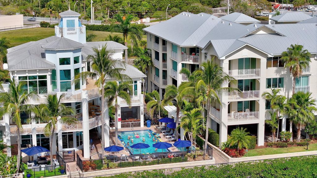 975 NW Flagler Avenue 407, Stuart, FL 34994