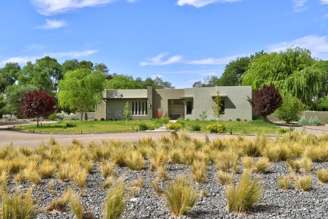 1083 W Ella Drive, Corrales, NM 87048