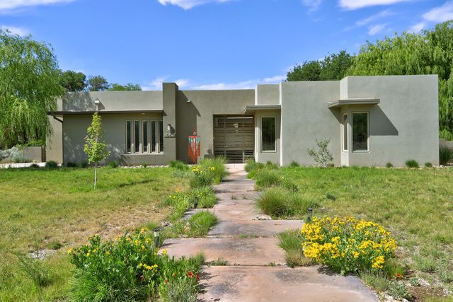 1083 W Ella Drive, Corrales, NM 87048