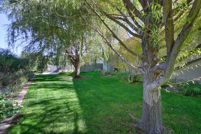 1083 W Ella Drive, Corrales, NM 87048