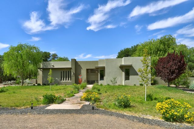 1083 W Ella Drive, Corrales, NM 87048