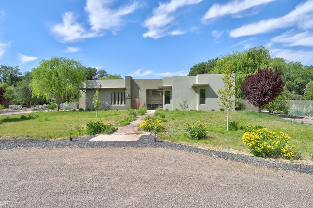 1083 W Ella Drive, Corrales, NM 87048
