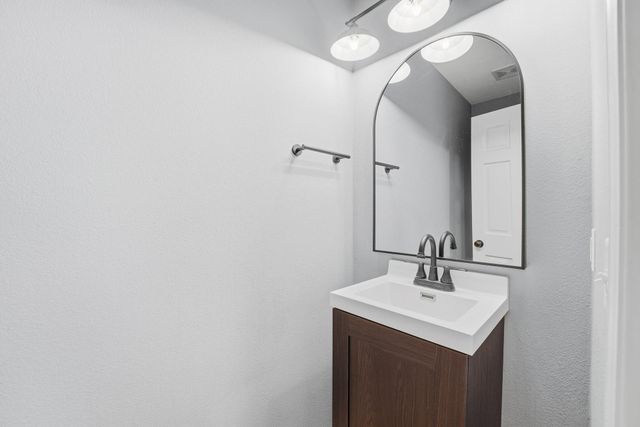 1705 Vale Court, Faribault, MN 55021