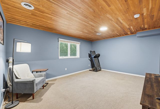 1705 Vale Court, Faribault, MN 55021