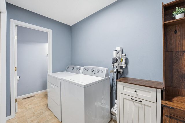 1705 Vale Court, Faribault, MN 55021