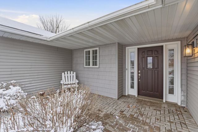 1705 Vale Court, Faribault, MN 55021