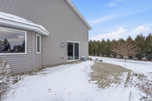 1705 Vale Court, Faribault, MN 55021