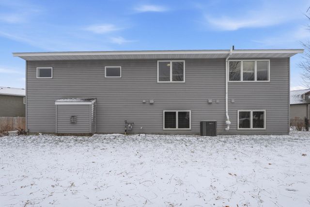1705 Vale Court, Faribault, MN 55021