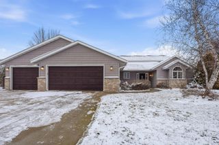 1705 Vale Court, Faribault, MN 55021