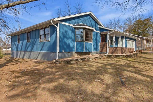 814 Parkview Drive, Hollister, MO 65672