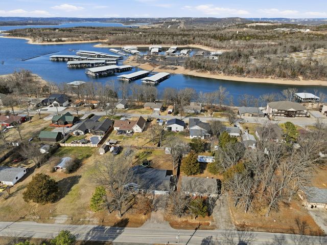 814 Parkview Drive, Hollister, MO 65672