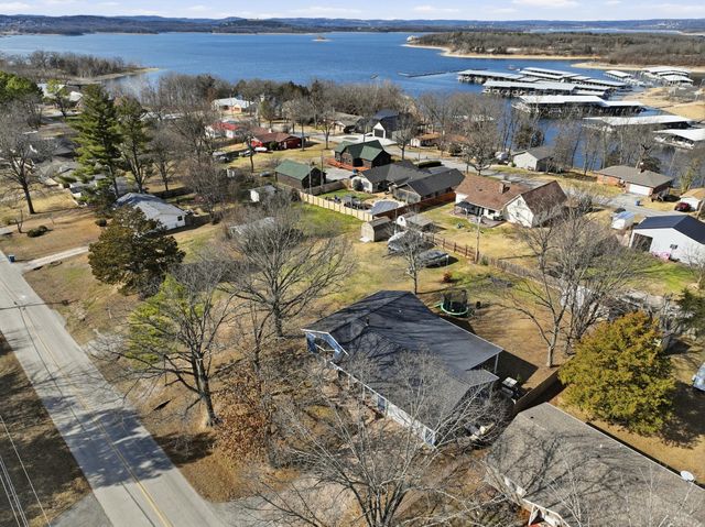 814 Parkview Drive, Hollister, MO 65672