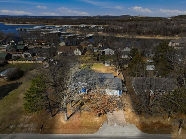 814 Parkview Drive, Hollister, MO 65672